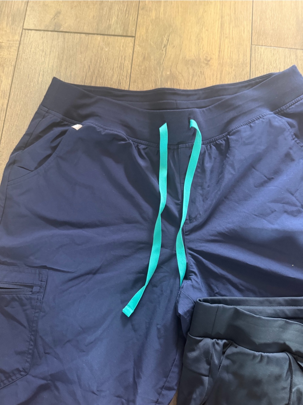 Figs XL lot of two scrub pants nwot XL - Picture 3 of 6